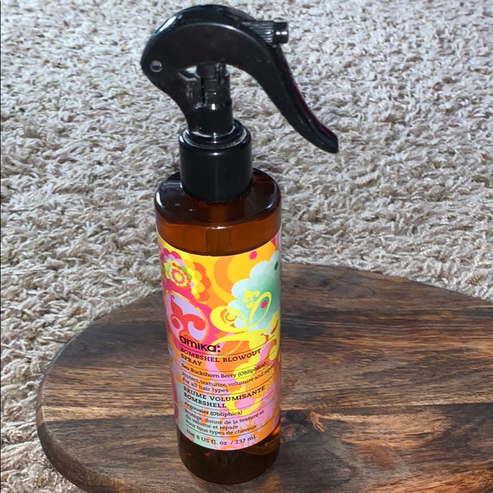 NEW - amika: Bombshell Blowout Spray - 8oz